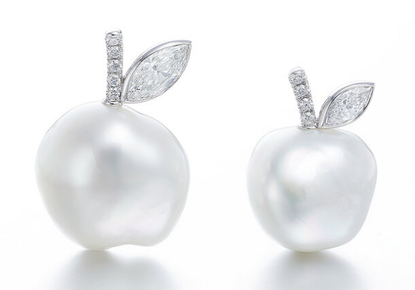 Set of apple brooches with pearls.