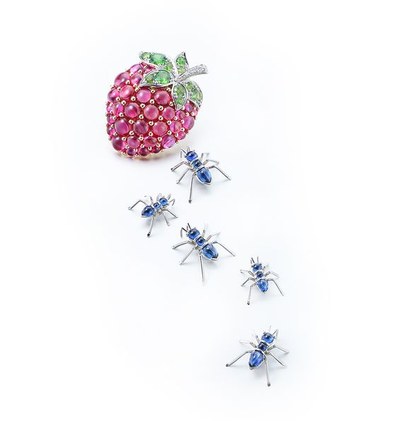 Set of small brooches Raspberry and ants.