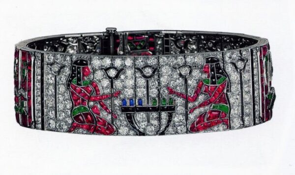 Wide bracelet in Egyptian style.