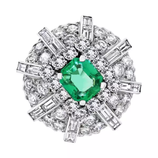 Colombia Emerald & Diamond Ring (5.20 cts Emerald & Diamonds) in Platinum.