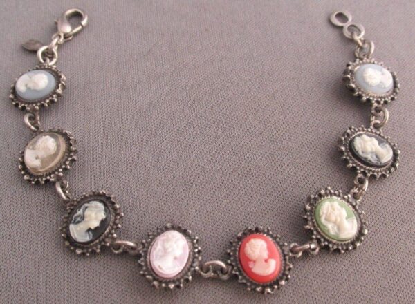 Silver bracelet with cameos. Silver bracelet with cameos.